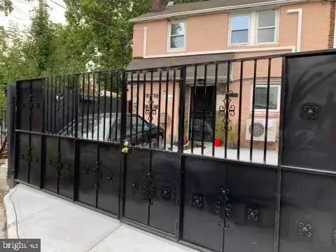 2746 Lehman St, Chester, PA 19013