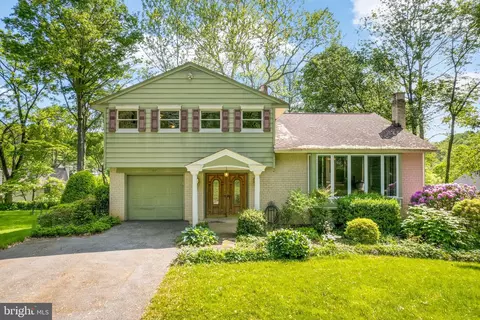 207 Aronimink Dr, Newtown Square, PA 19073