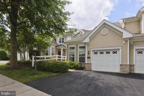 53 Dresner Cir, Boothwyn, PA 19061 photo 2