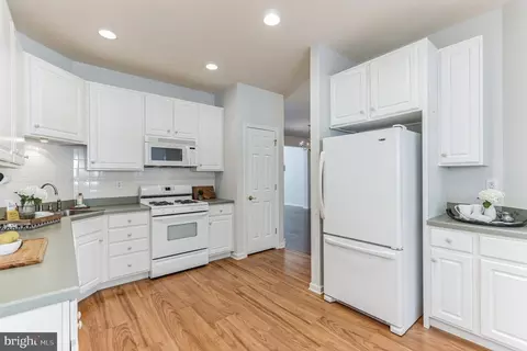 53 Dresner Cir, Boothwyn, PA 19061 photo 9