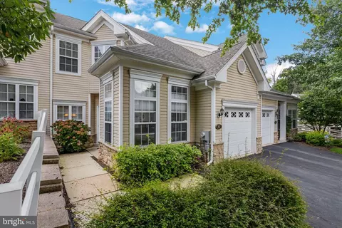 53 Dresner Cir, Boothwyn, PA 19061