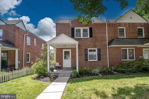 653 Georges Ln, Ardmore, PA 19003