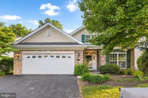 7 Corbett Dr, Boothwyn, PA 19061