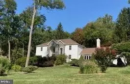 2247 E Deerfield Dr, Media, PA 19063