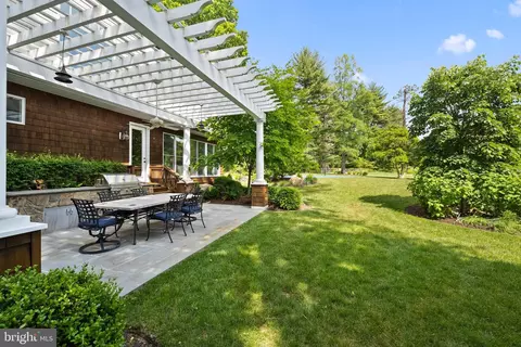 550 Maplewood Ave, Wayne, PA 19087 photo 2