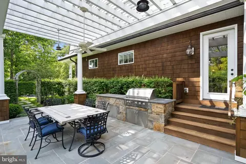 550 Maplewood Ave, Wayne, PA 19087 photo 3
