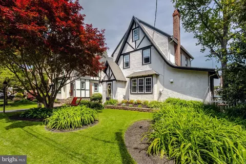 414 Cherry Ln, Havertown, PA 19083