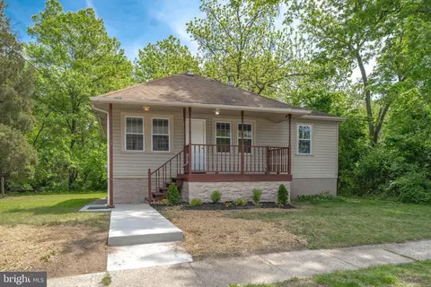 215 4th Ave, Essington, PA 19029