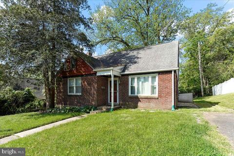 1232 Old Lane St, Drexel Hill, PA 19026