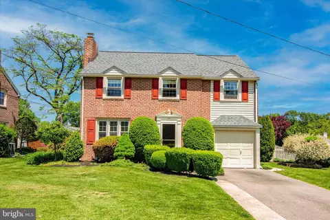 303 Upland Rd, Havertown, PA 19083