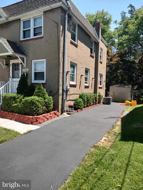 928 Broad St, Darby, PA 19023