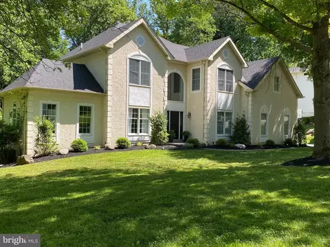 84 Old Mill Dr, Media, PA 19063