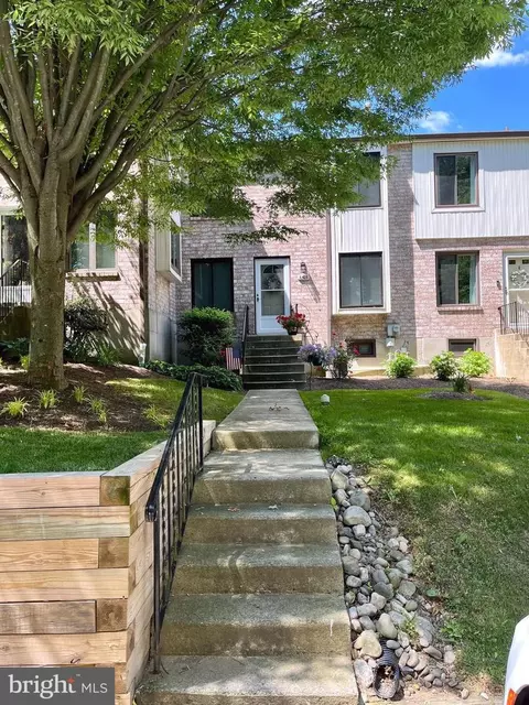 6503 Hilltop Dr #258, Brookhaven, PA 19015