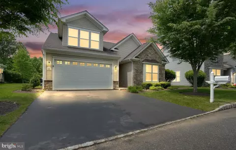 3445 W Branch Ln, Garnet Valley, PA 19061