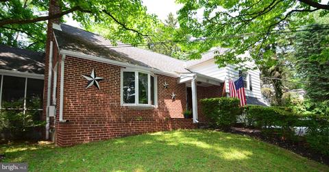18 S Elmwood Ave, Glenolden, PA 19036