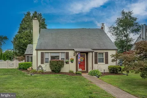 2201 Pershing Ave, Morton, PA 19070