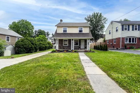 715 E Manoa Rd, Havertown, PA 19083