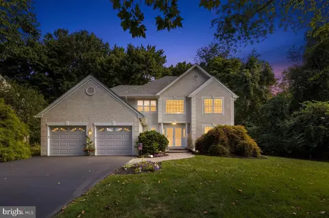 1412 Colonial Dr, Garnet Valley, PA 19060