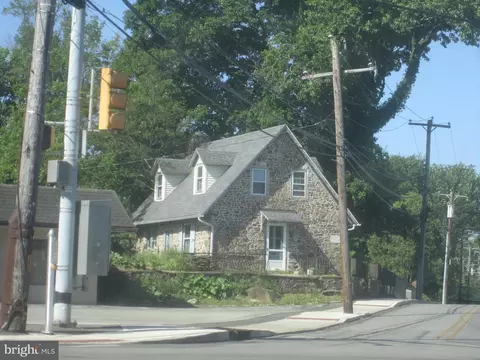 306 W Wayne Ave, Wayne, PA 19087 photo 4