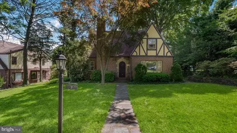 7 S Hillcrest Rd, Springfield, PA 19064