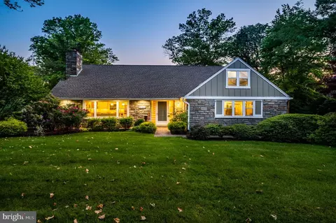 511 W Country Club Ln, Wallingford, PA 19086