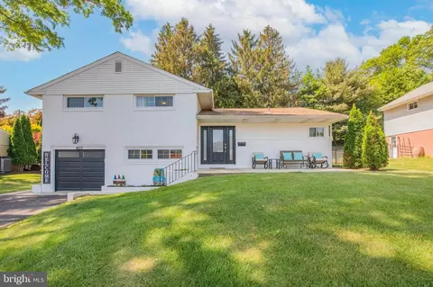 420 Foster Dr, Springfield, PA 19064