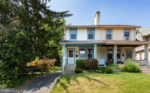 16 E Marthart Ave, Havertown, PA 19083
