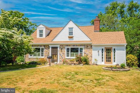 120 Golf Hills Rd, Havertown, PA 19083