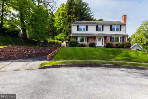 6 Lisa Cir, Drexel Hill, PA 19026