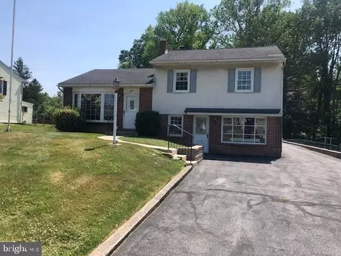 2487 W Helms Mnr, Upper Chichester, PA 19061