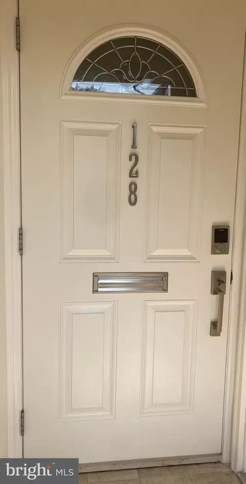777 Cherry Tree Rd #H128, Aston, PA 19014