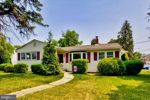 702 Agnes Ave, Morton, PA 19070
