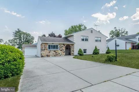 217 Foulke Ln, Springfield, PA 19064