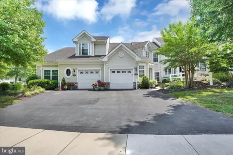 50 Dresner Cir, Boothwyn, PA 19061