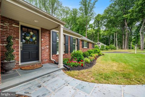 722 Woodcrest Rd, Wayne, PA 19087 photo 2