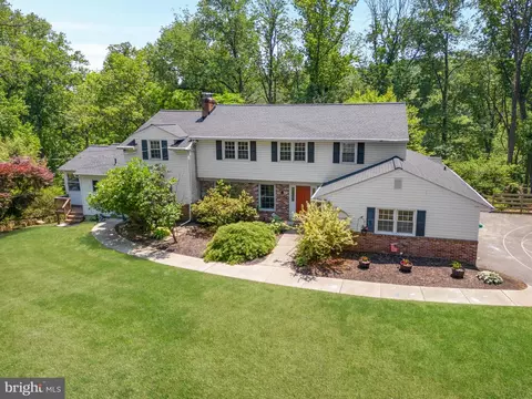 150 Cambridge Dr, Glen Mills, PA 19342