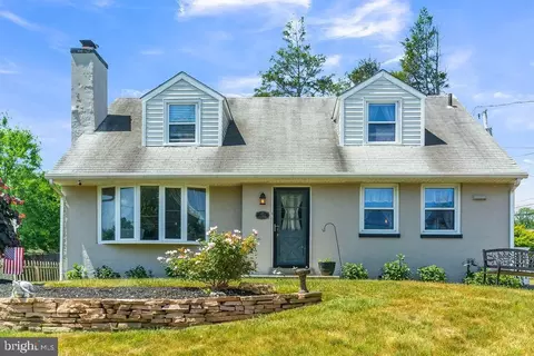702 Tennis Ave, Newtown Square, PA 19073