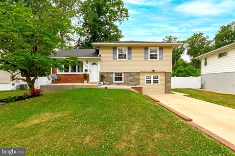 1125 Brookwood Ln, Secane, PA 19018