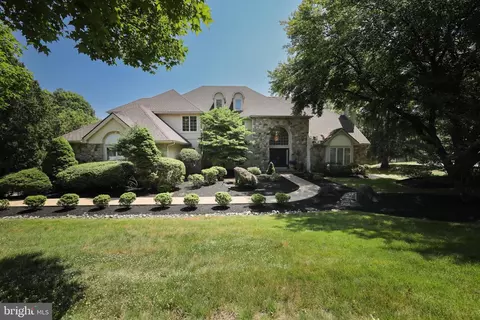 664 N Heilbron Dr, Media, PA 19063