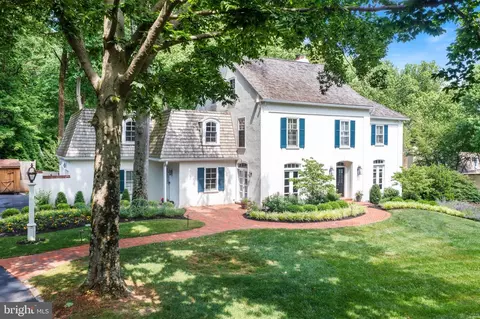 305 Valley Pl, Wayne, PA 19087