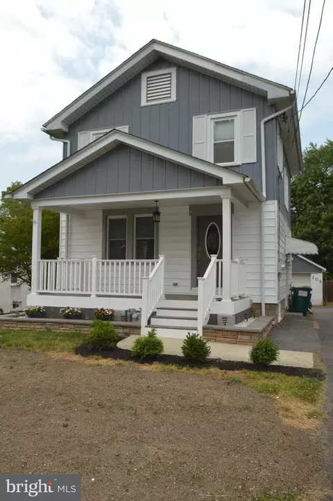 206 Harrison Rd, Brookhaven, PA 19015