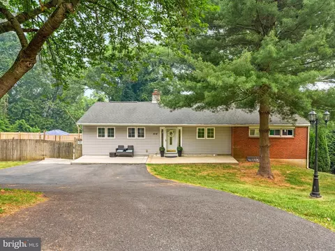 414 Meadowhurst Ln, Media, PA 19063