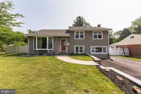 2897 Eastburn Ave, Broomall, PA 19008