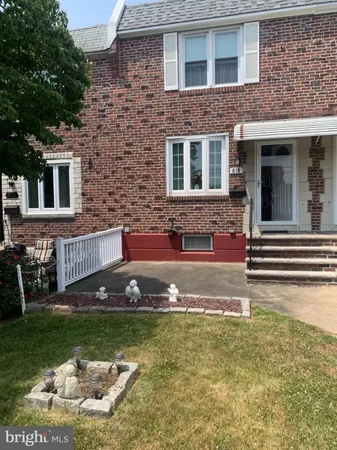 818 Park Dr, Glenolden, PA 19036