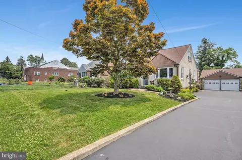354 Valley View Rd, Springfield, PA 19064