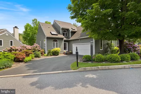 6 Horseshoe Ln, Newtown Square, PA 19073
