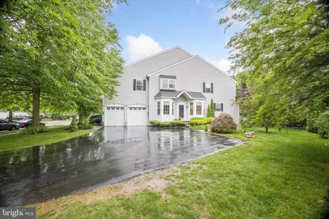 167 Portsmouth Cir, Glen Mills, PA 19342