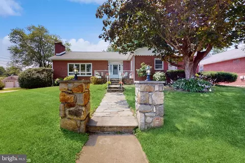 4830 Greenwood St, Brookhaven, PA 19015