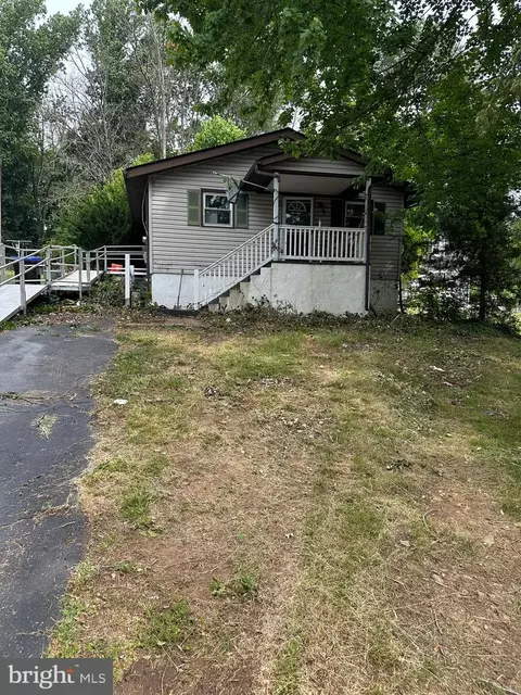 1740 Peach St, Marcus Hook, PA 19061