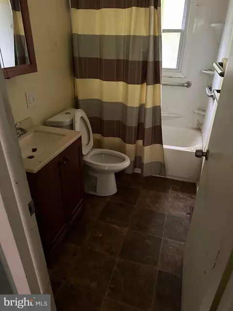 1740 Peach St, Marcus Hook, PA 19061 photo 7